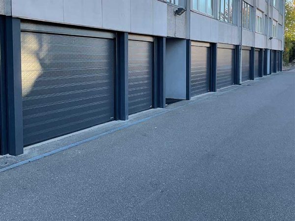 vervangen door moderne sectionaalpoorten van NASSAU