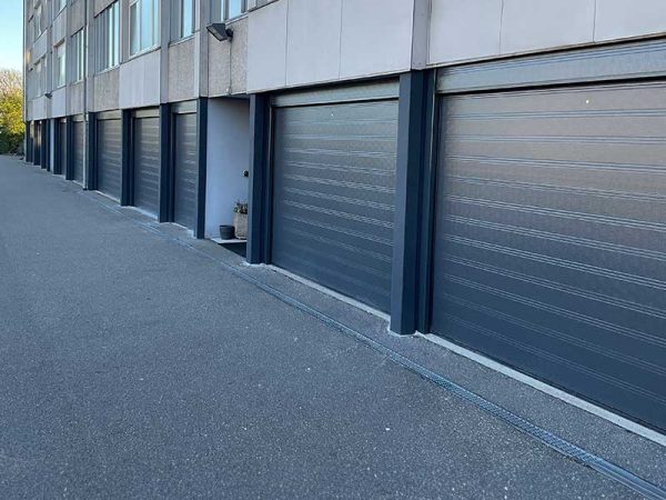vervangen door moderne sectionaalpoorten van NASSAU